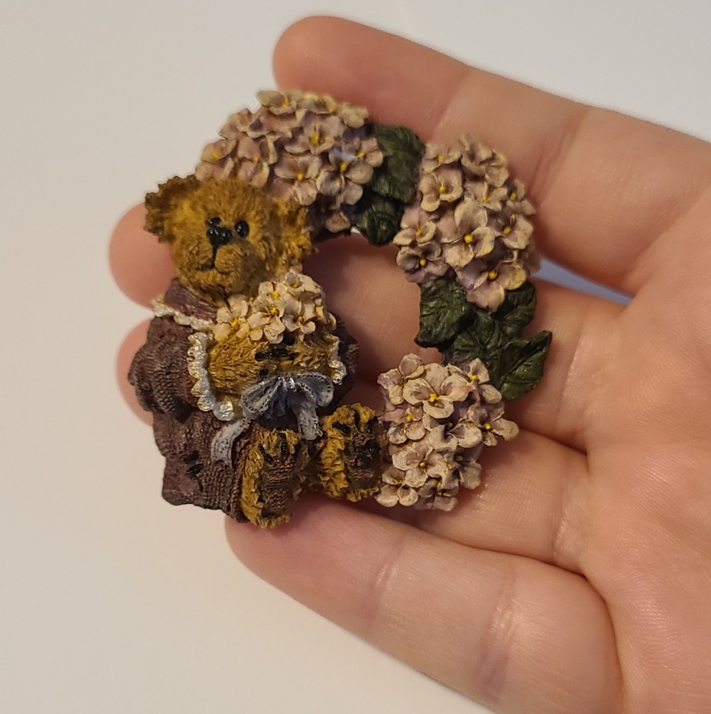 Boyds Bear Circular Flower Pin